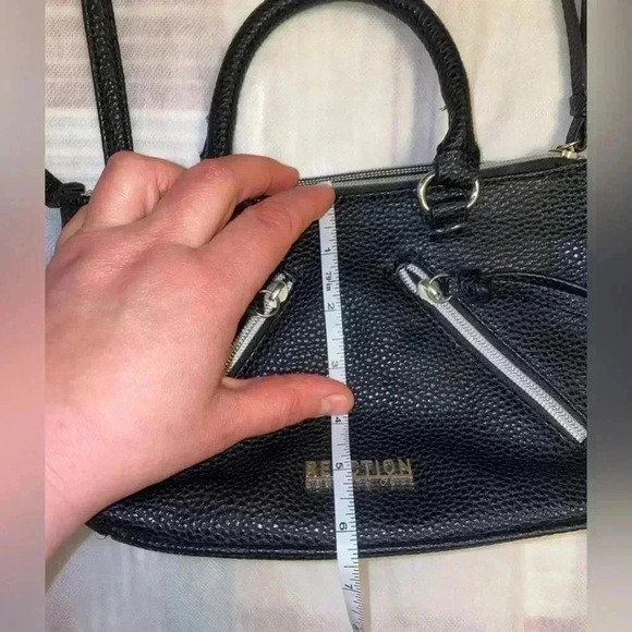 KENNETH  COLE REACTION SIMPLE CROSSBODY BAG FOR EVERYDAY USING - Picture 7 of 7